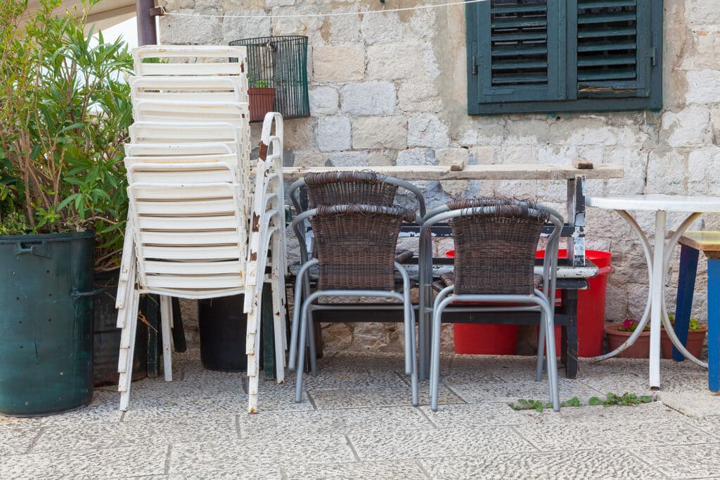 oldPatioFurniture